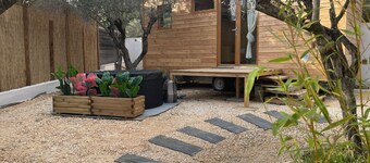 NEW Tiny House des Oliviers with private Jacuzzi