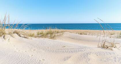 2 Bedroom 2 bath in an Ocean Front building, just steps away from the beach