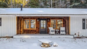 Exterior - Charming Ranch in the Woods - Woodstock Way (Woodstock)