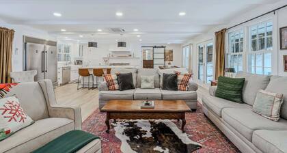 Charming Ranch in the Woods - Woodstock Way