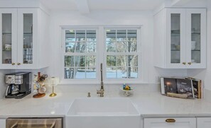 Interior - Charming Ranch in the Woods - Woodstock Way (Woodstock)