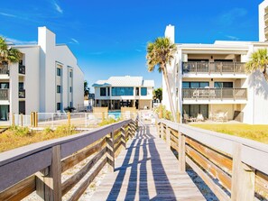 Property grounds - 2BD/2BA Shipwatch Condo w. Resort Pools, Boat Dock + Private Beach Access (Perdido Key)