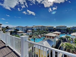 Property grounds - Sunny Side Up | Rooftop Balcony + Bikes (Inlet Beach)