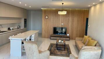 Familie appartement, uitzicht op rivier | Woonruimte