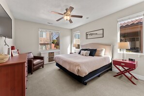 7 bedrooms, desk, iron/ironing board, travel cot - Double Retreat: Paradise Village Waterpark, Lazy Rive (Santa Clara)