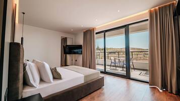 Family Room | Soundproofing, free WiFi, bed sheets