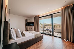 Family Room | Soundproofing, free WiFi, bed sheets - Cuni Luxury Hotel (Sarandë)
