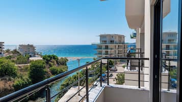 Deluxe Suite, Sea View | Balcony view