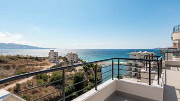 Deluxe Apartment | Terrace/patio