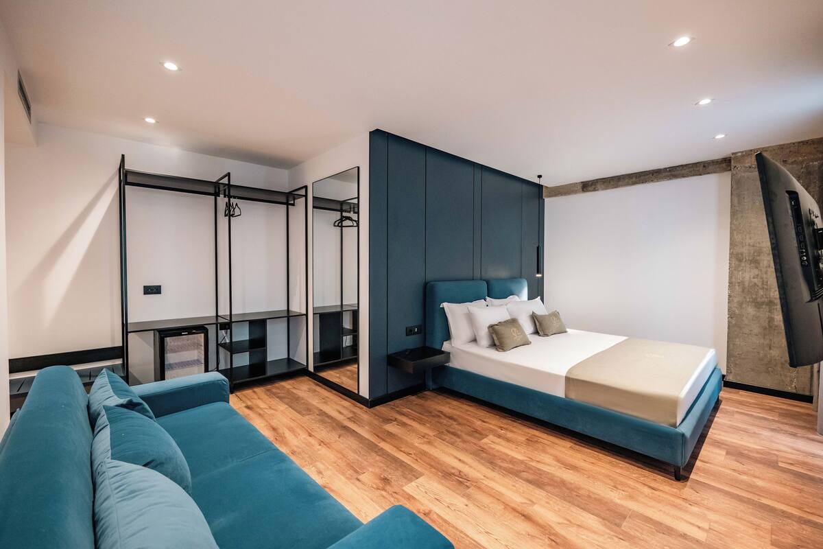 1 habitación, sistema de insonorización, wifi gratis y ropa de cama
