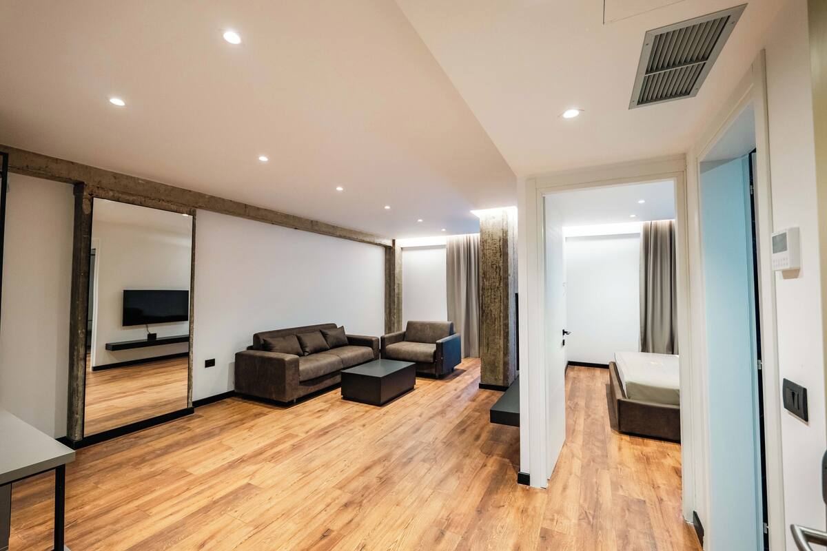 1 habitación, sistema de insonorización, wifi gratis y ropa de cama