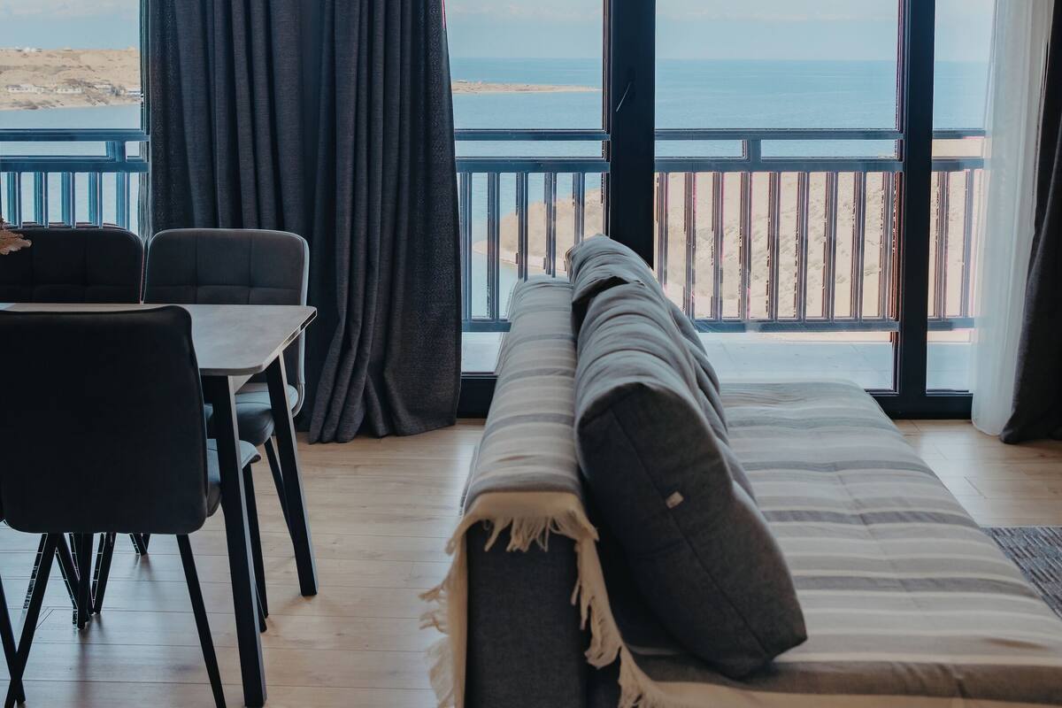 Departamento Premium, balcón, vista al lago | 1 habitación y ropa de cama hipoalergénica