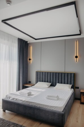 Leilighet – deluxe, utsikt mot innsjø | Eget kjøkken | Minikjøleskap, kokeplater, steketakke og kjøkkenutstyr