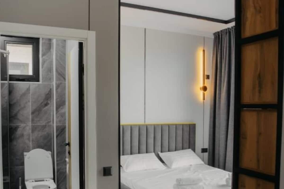 Departamento Deluxe, vista al lago | Ropa de cama hipoalergénica y espacio para trabajar con laptop