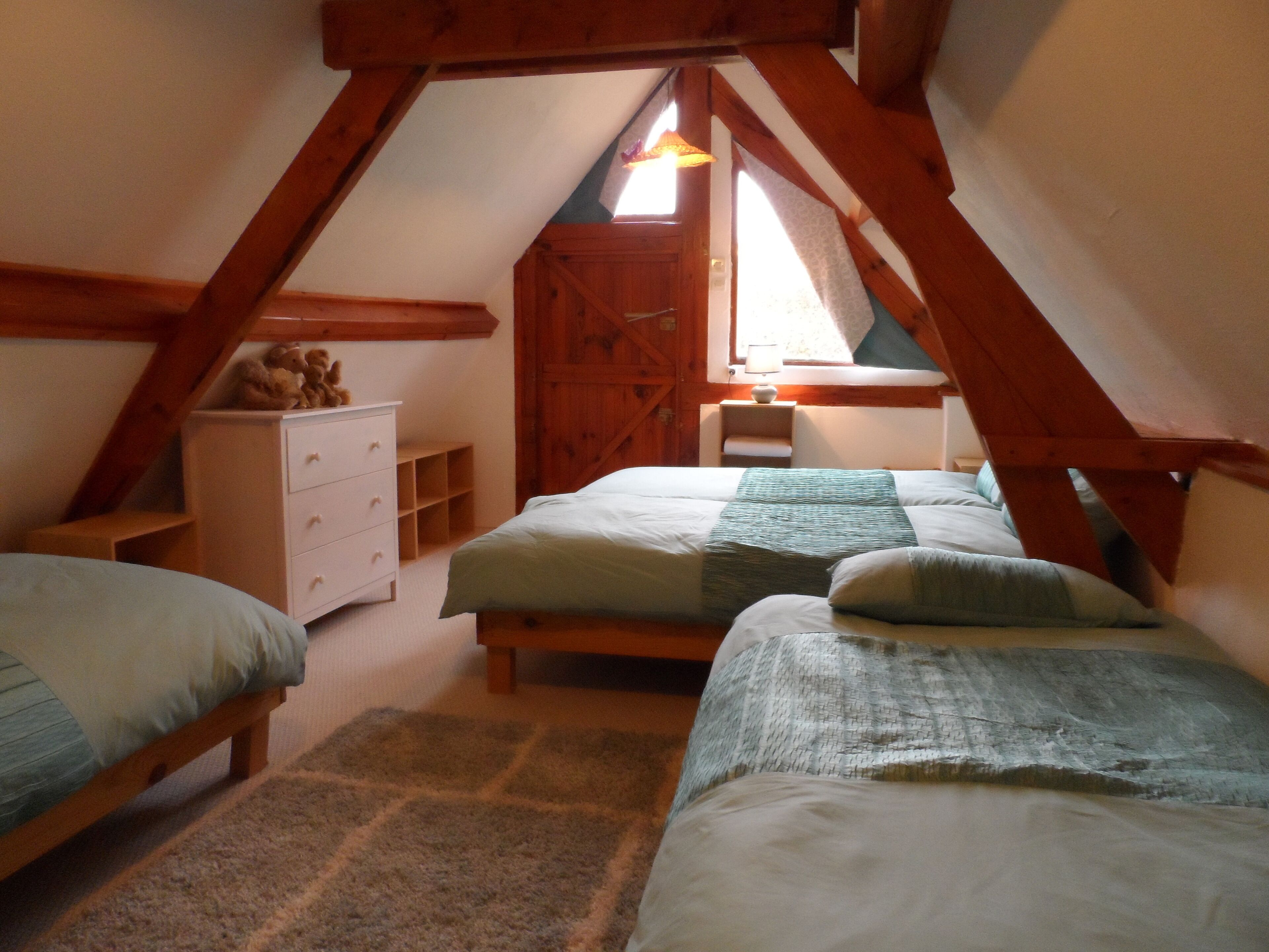 3 bedrooms, iron/ironing board, travel crib, free WiFi