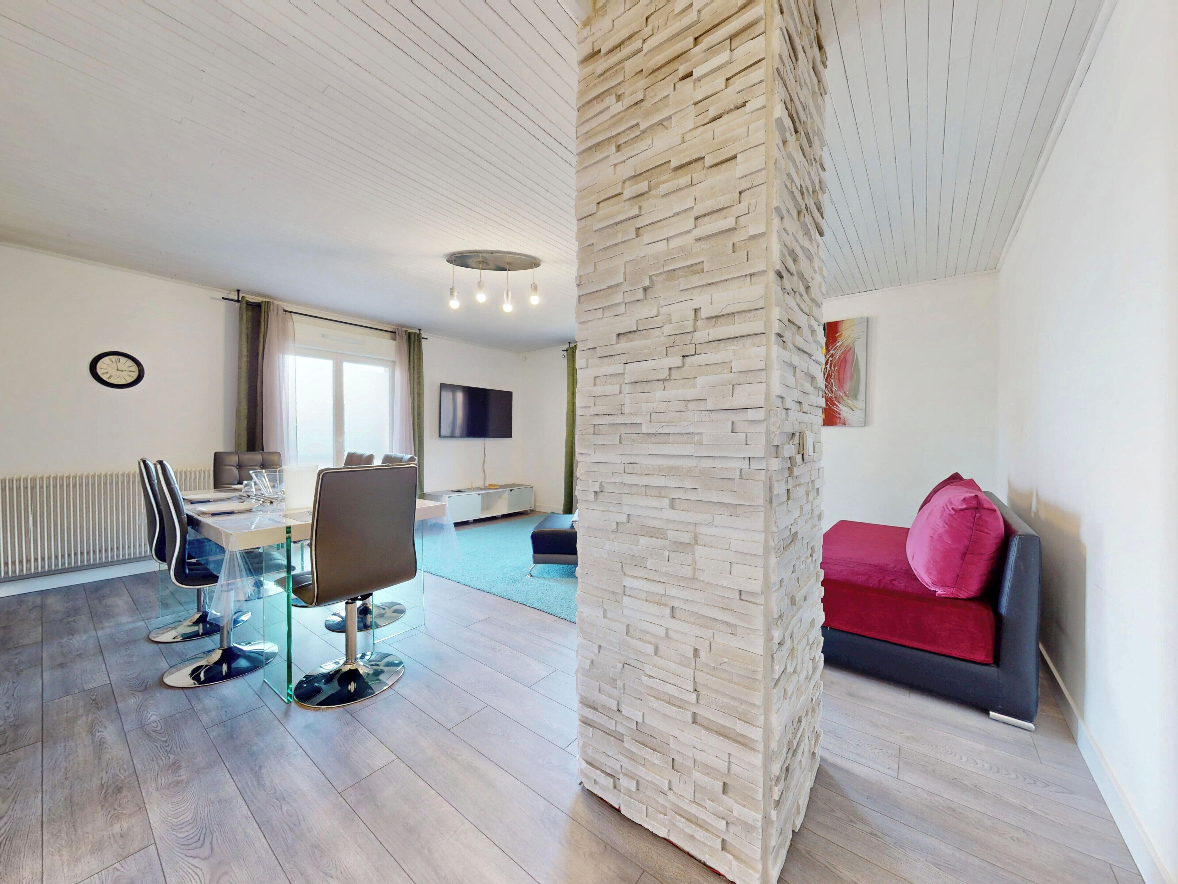 المنشأة من الداخل