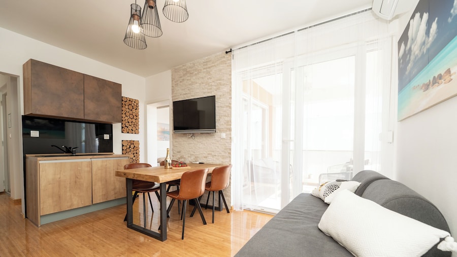 Anabella Apartment - Jacuzzi & Infra Sauna