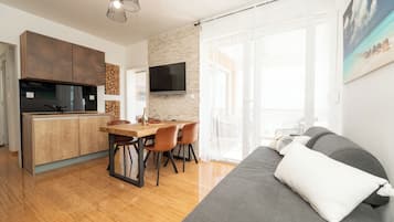 Apartment, 3 Schlafzimmer, Raucher, Balkon | Wohnzimmer