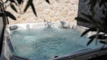 Apartment, 3 Schlafzimmer, Raucher, Balkon | Badezimmerausstattung | Toilettenpapier