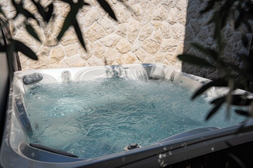 Anabella Apartment - Jacuzzi & Infra Sauna