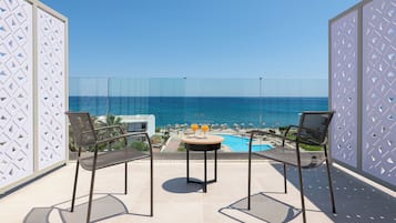 Double Room, Panoramic Sea View | Caja de seguridad en la habitación, escritorio y insonorización