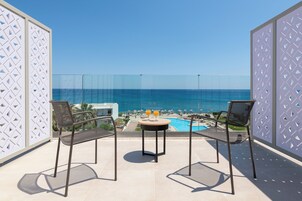 Double Room, Panoramic Sea View | In-room safe, desk, soundproofing, free WiFi