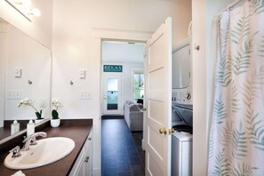 Interior - The Milkweed - 18 Meadow View (Prince Edward)