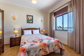 Apartment - Seaside Charm in Gale - 2 Bedroom W/big Terrace (Albufeira)