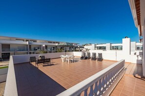 Apartment | Outdoor dining