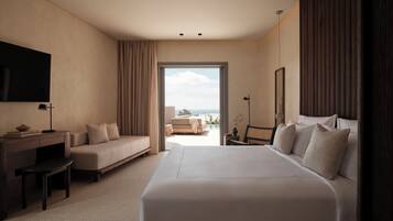 Premium Junior Suite with Private Pool & Sea View | Safe på rommet, skrivebord, lydisolert og strykejern/-brett