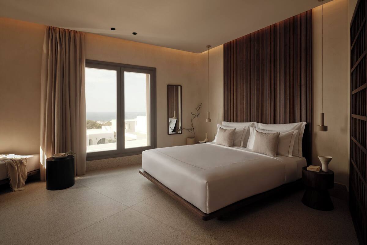Premium Junior Suite with Private Plunge Pool & Sea View | セーフティボックス (室内)、デスク、防音設備、アイロン / アイロン台