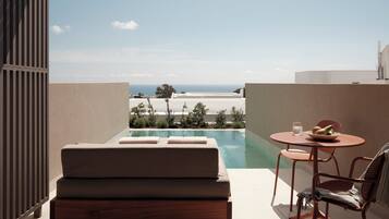 Safe på rommet, skrivebord, lydisolert og strykejern/-brett