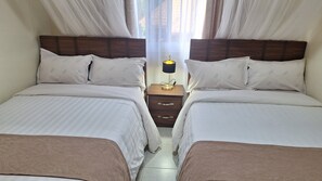 2 chambres, espace de travail pour ordinateur portable