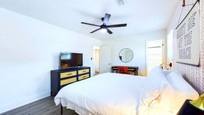 3 habitaciones, escritorio, tabla de planchar con plancha y wifi gratis 