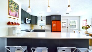 Fridge, microwave, oven, stovetop - Steps away from private beach. Kids swings & beach supplies (Panama City Beach)