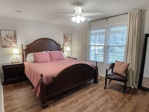 5 bedrooms, desk, iron/ironing board, travel cot