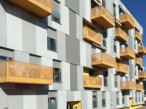 Deluxe Apartment, Balcony, City View | Terrace/patio