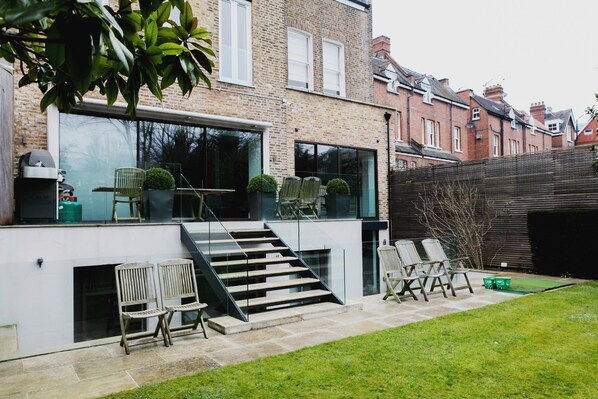 Garden - Priory Road by Onefinestay (London)