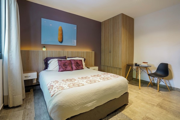 1 habitación, tabla de planchar con plancha, wifi y ropa de cama
