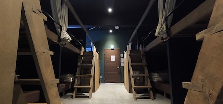 Shared Dormitory, Mixed Dorm, Non Smoking | In-room safe, blackout drapes, bed sheets