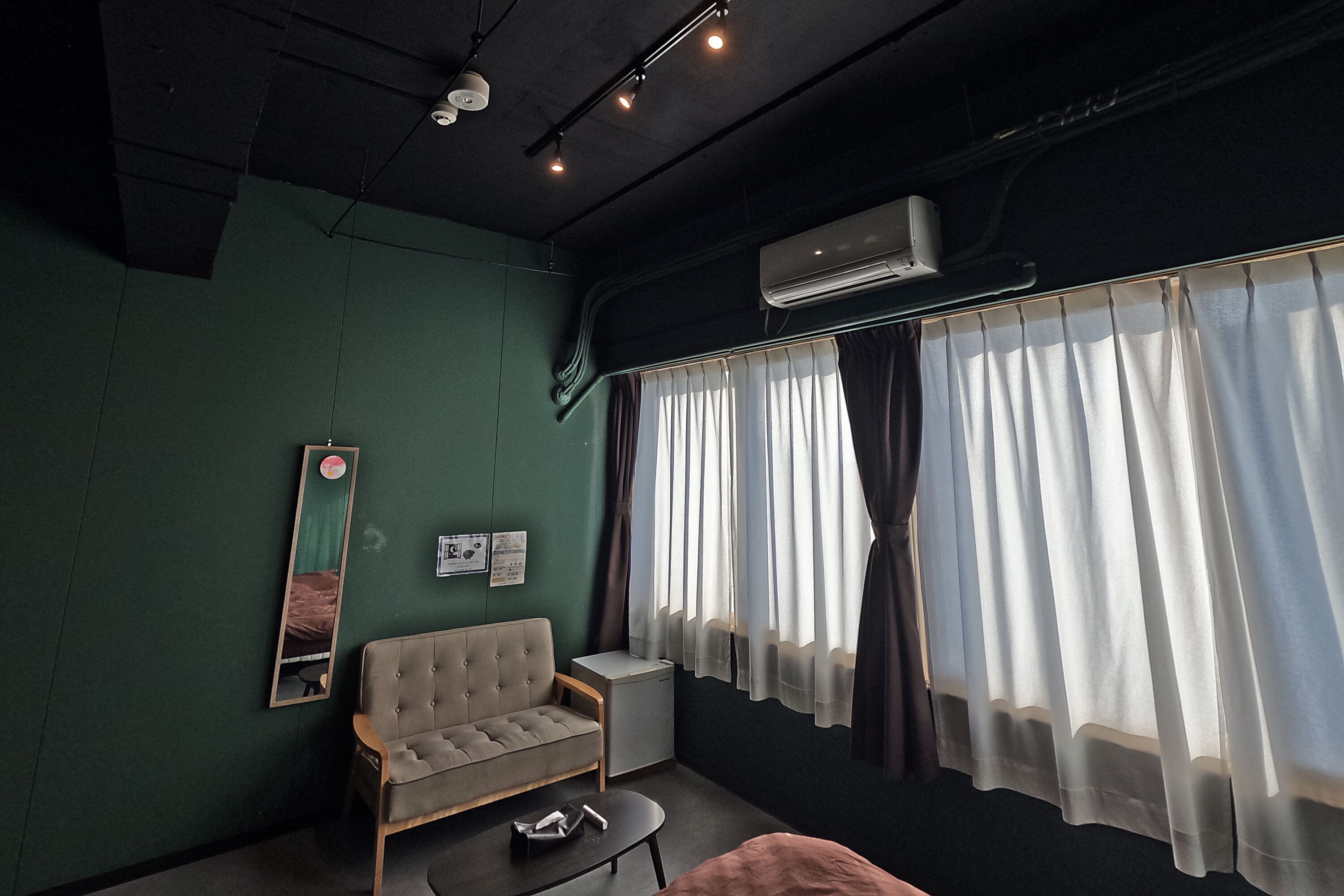 Kamar Double, 1 Tempat Tidur Double | Brankas, tirai kedap cahaya, dan seprai linen