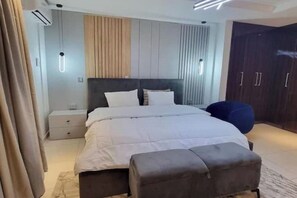 3 bedrooms, travel cot, WiFi - 3bed/WI-FI/24/7 Electricity Banana Island Road (Lagos)