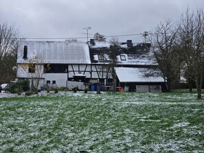 Exterior - Beautiful apartment located in a Fachwerk style farmhouse in the Hünsruck Hochwald (Oberhambach)