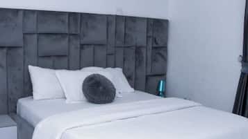 2 bedrooms, iron/ironing board, WiFi