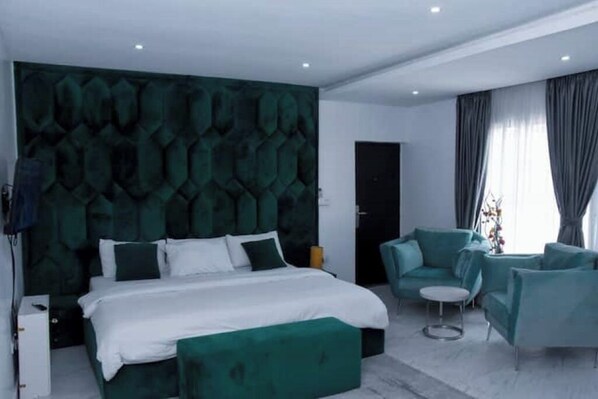 2 bedrooms, iron/ironing board, WiFi