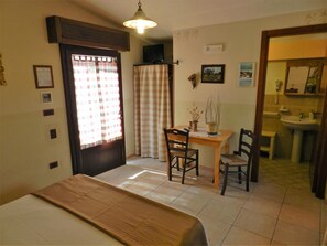 1 bedroom, WiFi, bed sheets