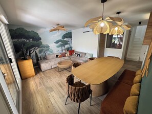 Interior - Magnificent air-conditioned duplex, 3 bedrooms, 2 large terraces, swimming pool & beach on foot! (Le Lavandou)