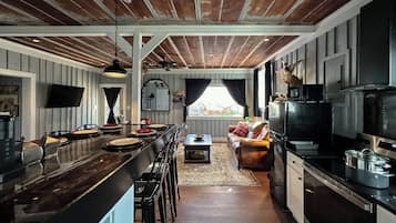 Geladeira, micro-ondas, fogão, cooktop