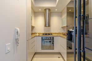 Apartment, Bay View | Private kitchen