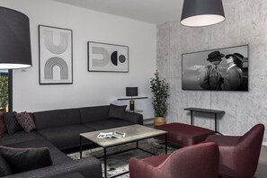 Televisie en een open haard